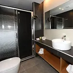 Minoa トロン