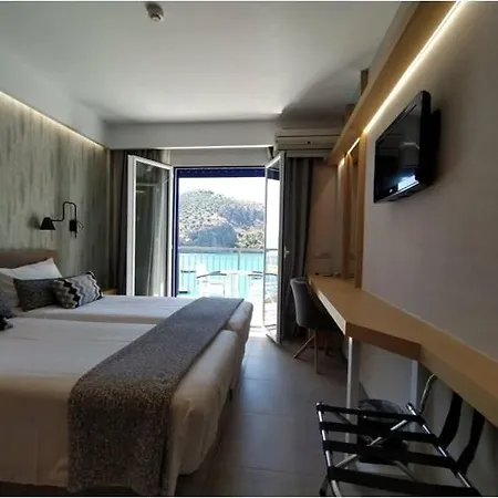 Hotel Minoa 3*