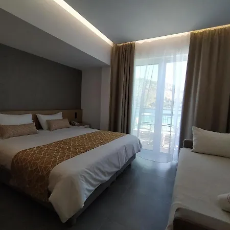 Minoa Hotel 3*