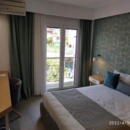 Hotel Minoa 3*