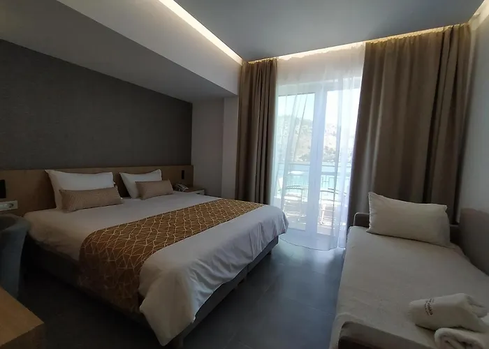 Minoa Hotel 3*