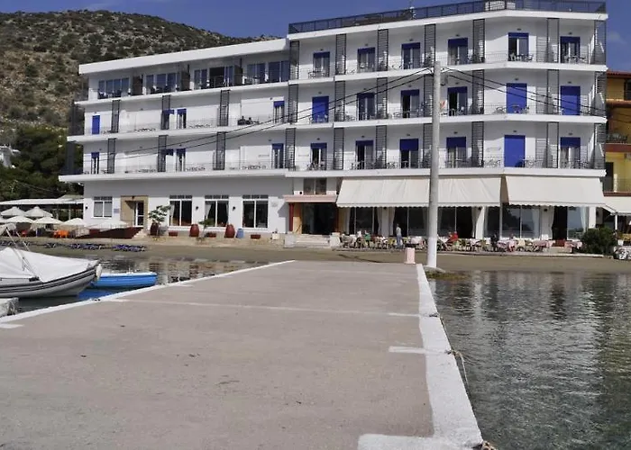 Minoa Hotel 3*